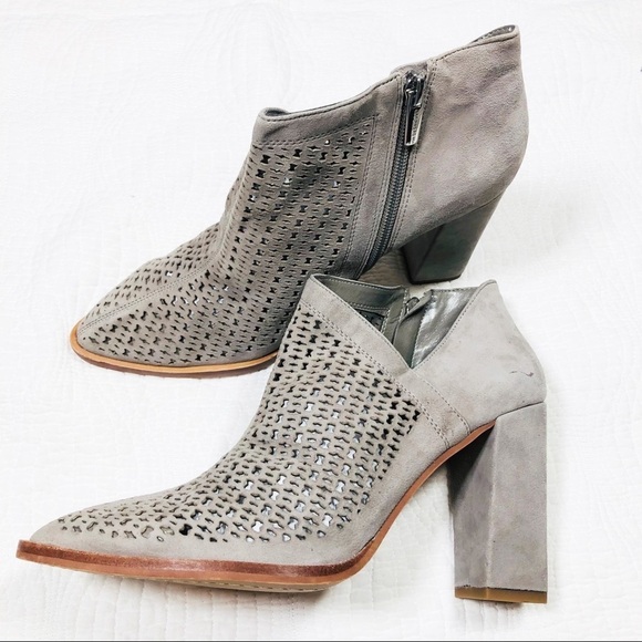 🔥MOVING SALE🔥 NEW Vince Camuto Lorva gray suede booties sz9 - Picture 1 of 11